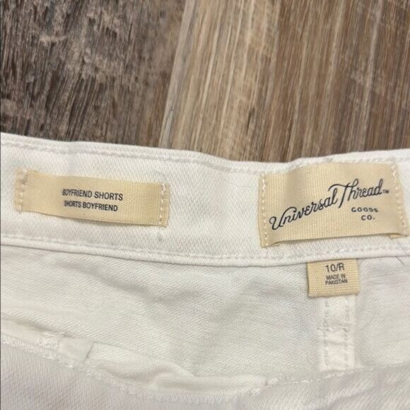 LIKE NEW A NEW DAY Women's White Denim Shorts SIZE 10 - Picture 2 of 3